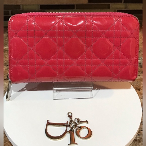 DIOR Cannage Patent Leather Zip Around Wallet 😍❤️🔥🔥 - Picture 4 of 17